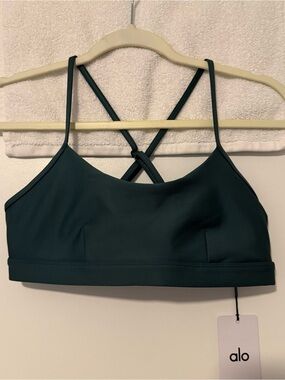ALO Yoga Strappy Cross-Back Sports Bralette — Winter Ivy
